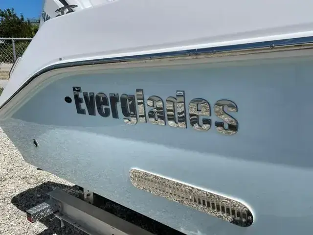 Everglades Boats 285 CC