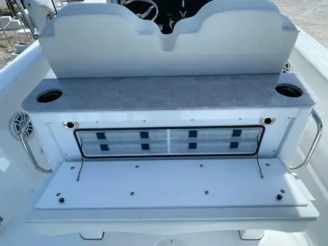 Everglades Boats 285 CC