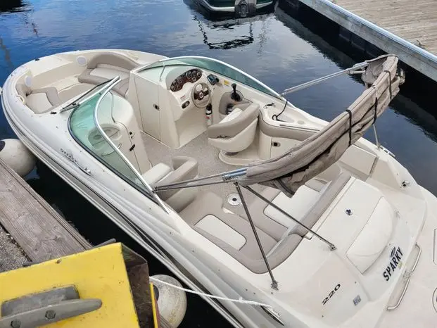 2002 Sea Ray 220 sundeck