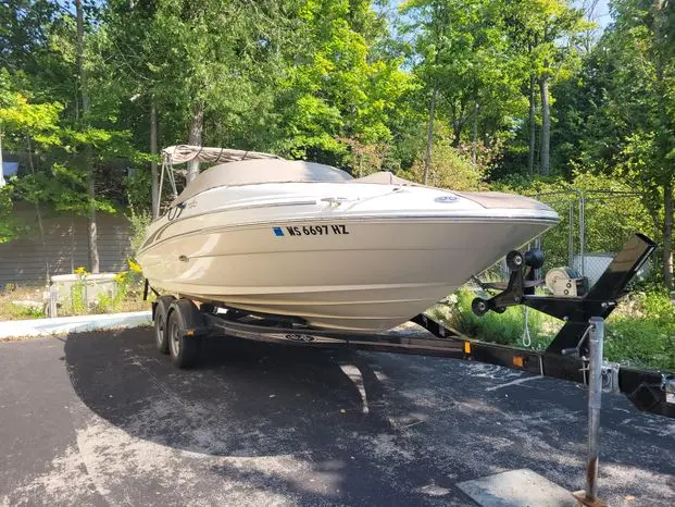 2002 Sea Ray 220 sundeck