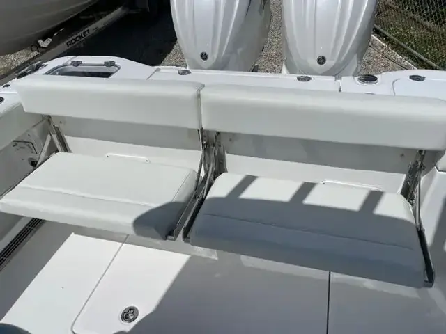 Everglades Boats 285 CC