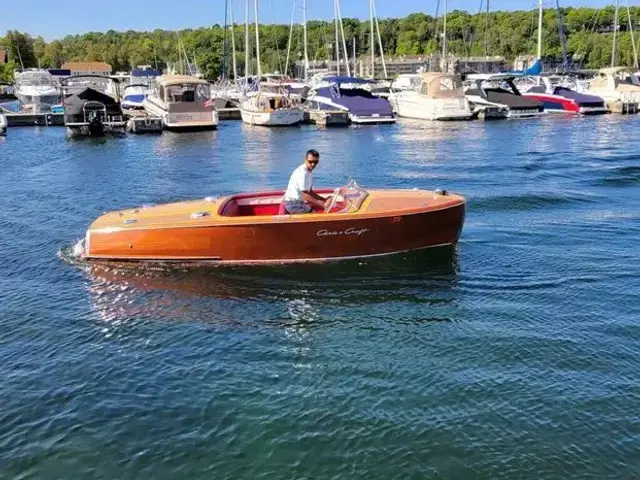 Chris Craft Riviera 16