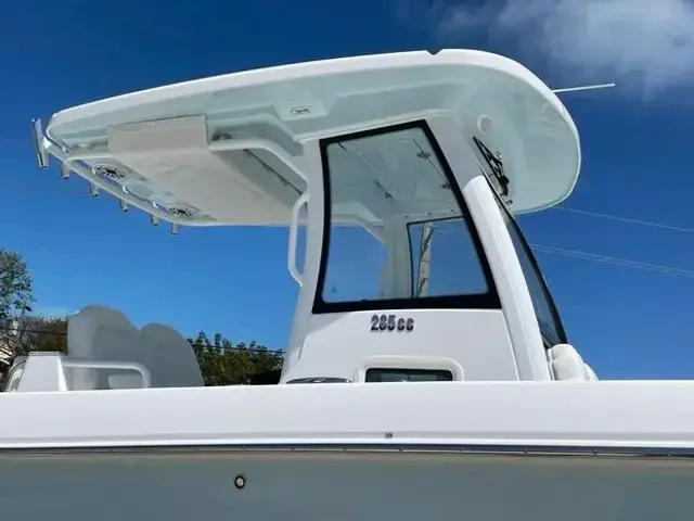 Everglades Boats 285 CC