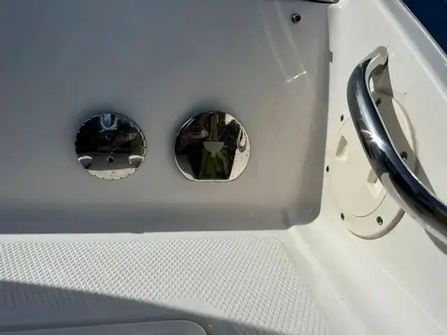 Robalo 230 Center Console