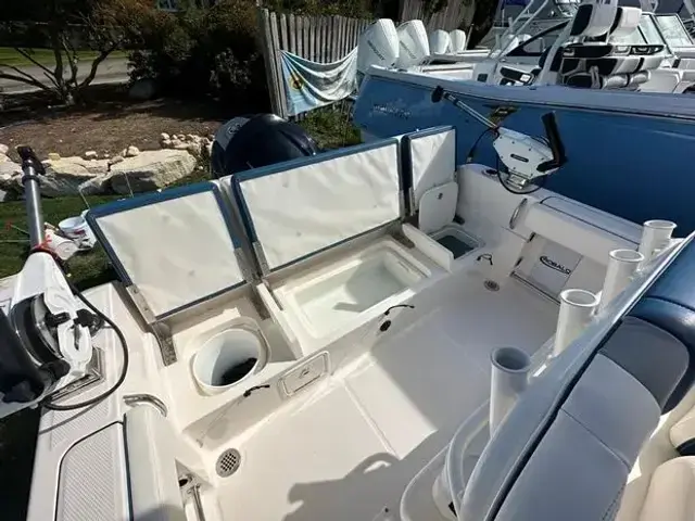 Robalo 230 Center Console