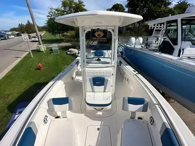 Robalo 230 Center Console