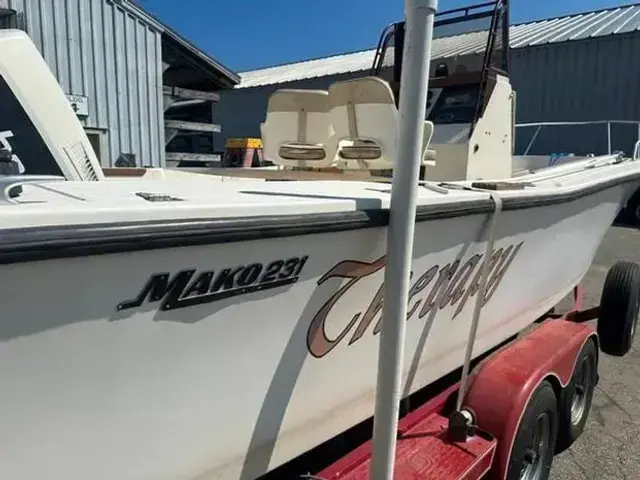 Mako 231 Center Console