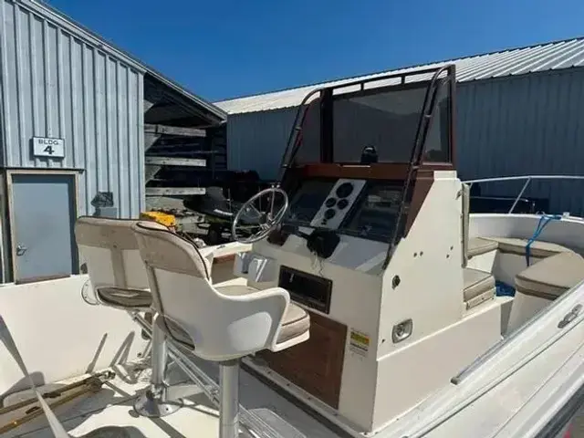 Mako 231 Center Console