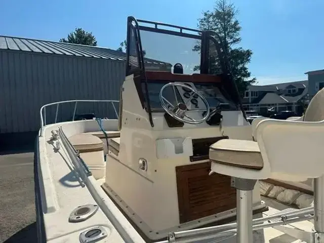 Mako 231 Center Console