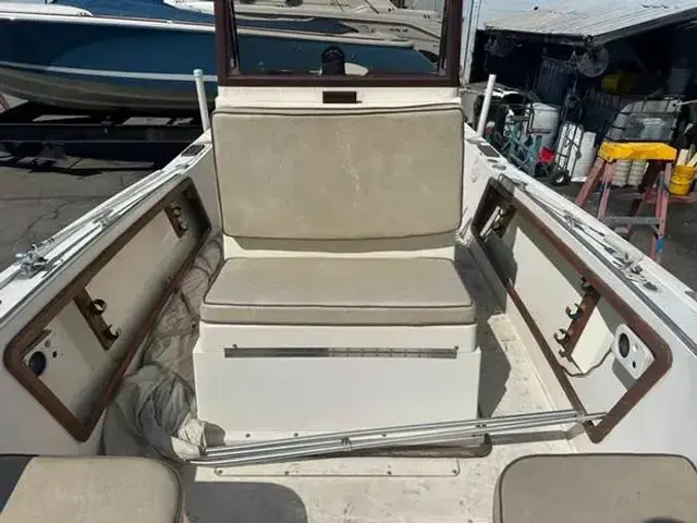 Mako 231 Center Console