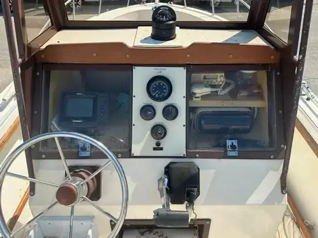 Mako 231 Center Console