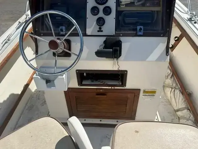 Mako 231 Center Console