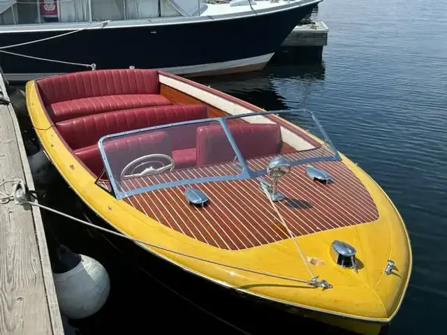 Chris Craft 23 Holiday