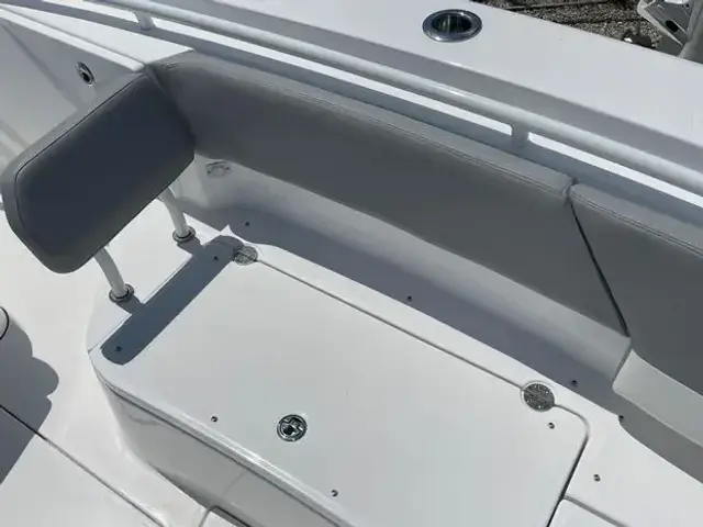 Everglades Boats 335 CC