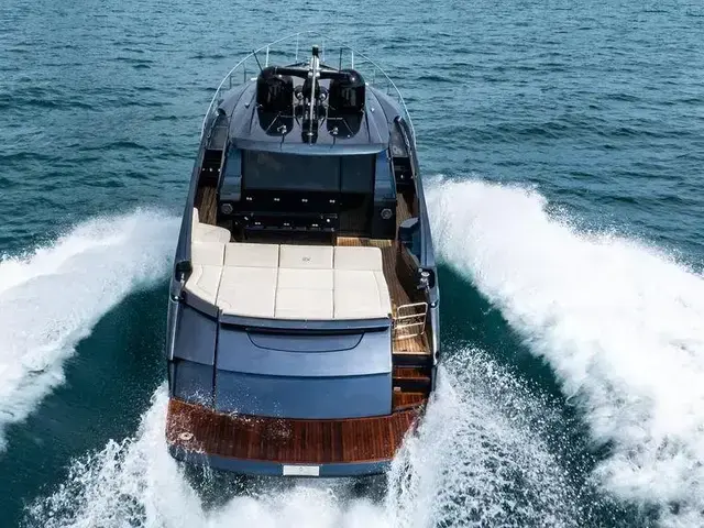 Pershing 54'