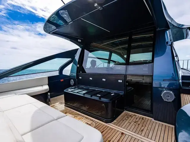 Pershing 54'