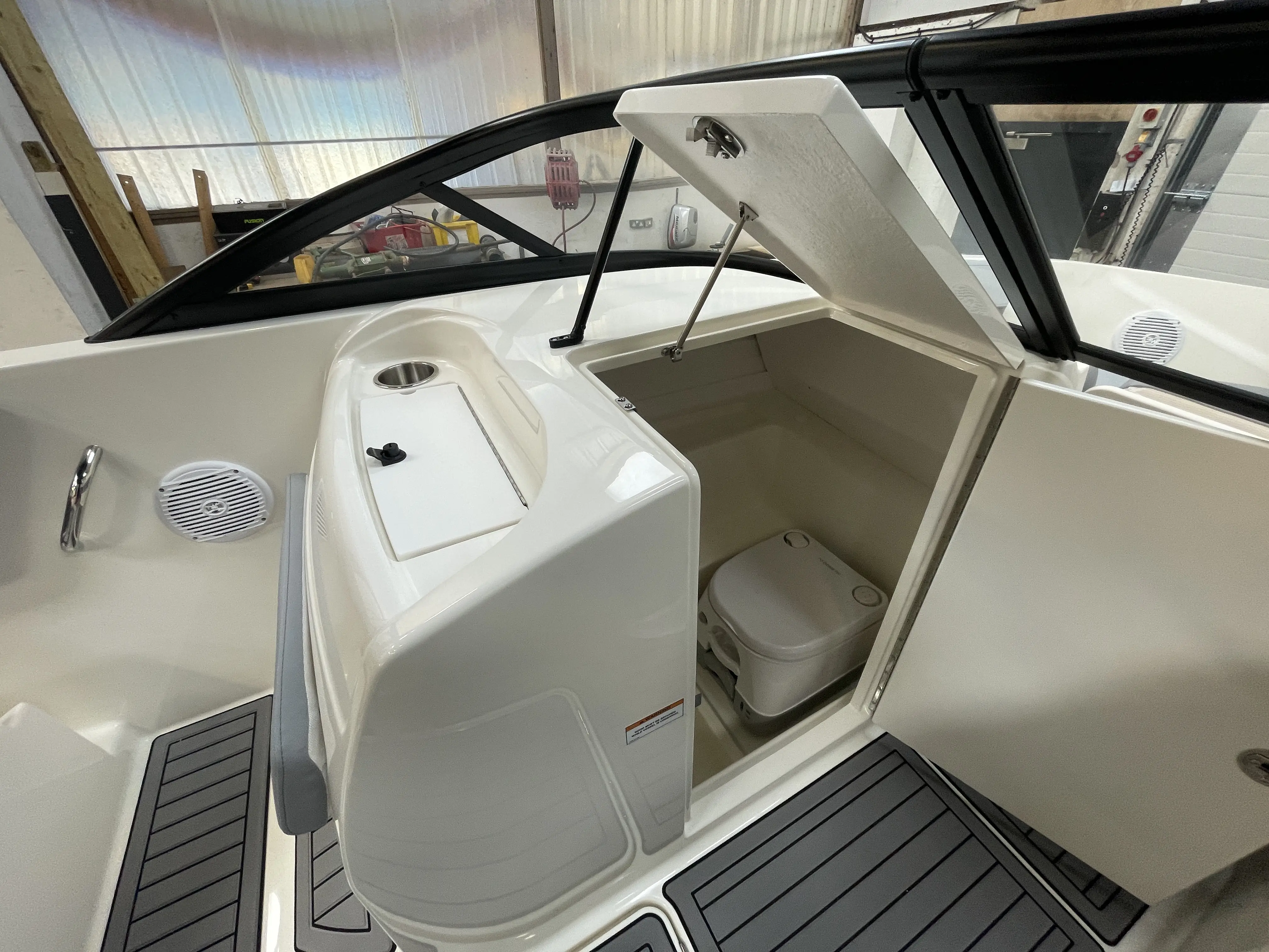 2024 Bayliner vr6