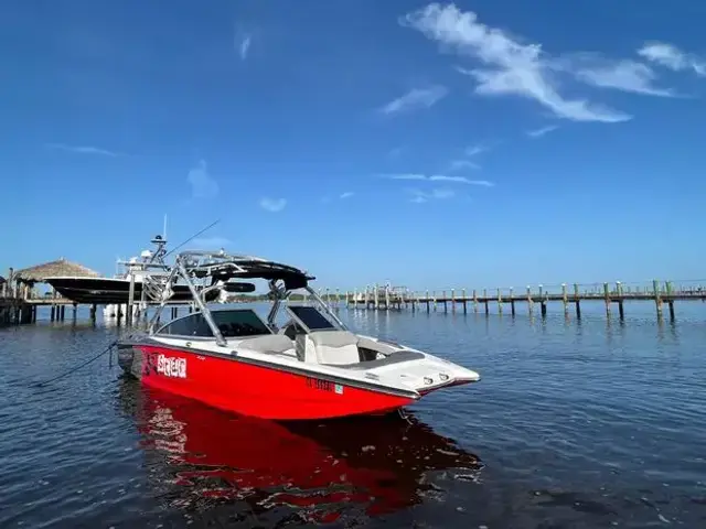 Mastercraft Maristar 230