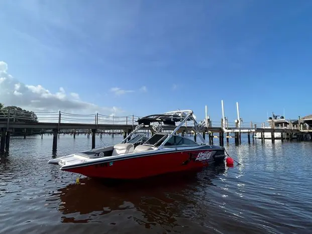 2009 Mastercraft maristar 230