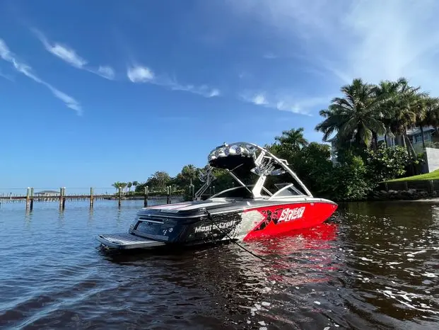 2009 Mastercraft maristar 230