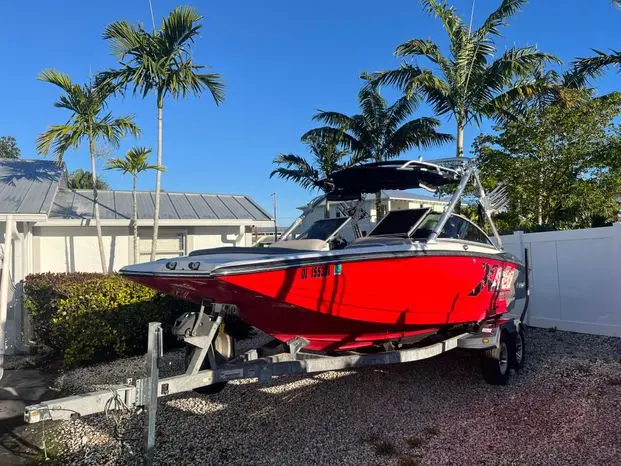 2009 Mastercraft maristar 230