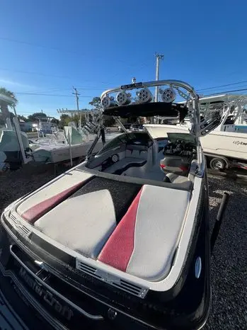 2009 Mastercraft maristar 230