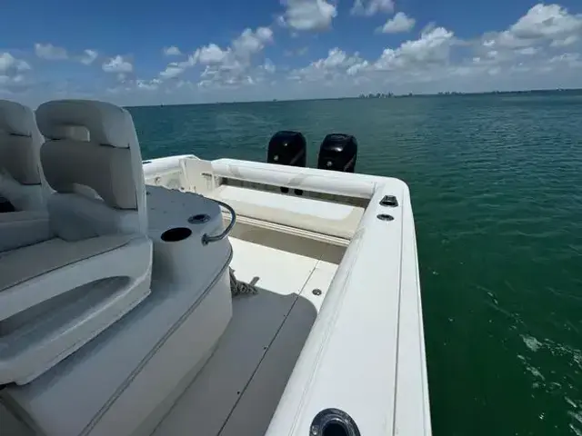 Boston Whaler 320 Outrage