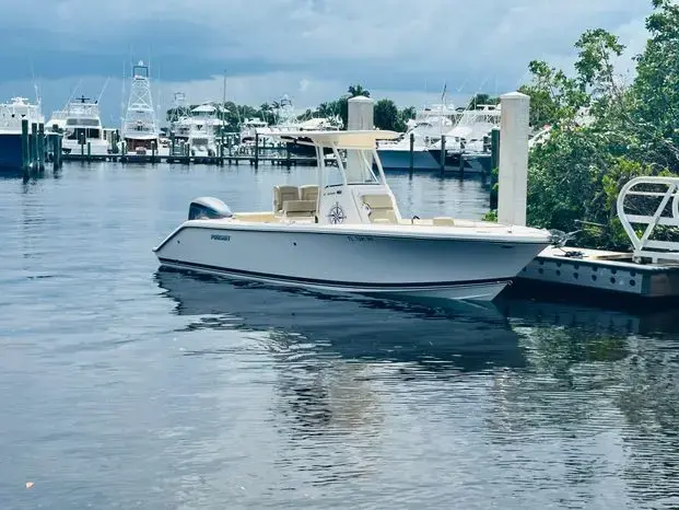 2016 Pursuit c 238 center console