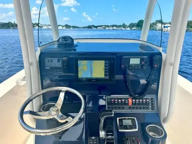 Pursuit C 238 Center Console