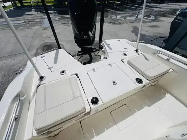 Boston Whaler 250 Dauntless