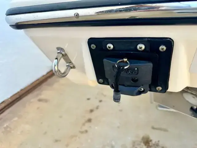 Pursuit C 238 Center Console