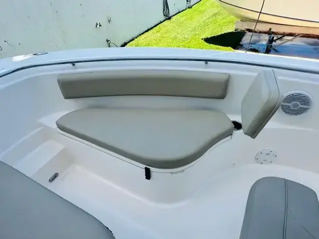 Pursuit C 238 Center Console