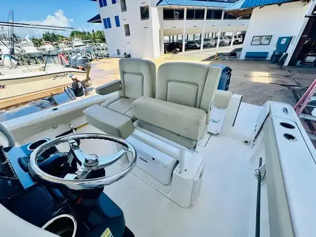 Pursuit C 238 Center Console