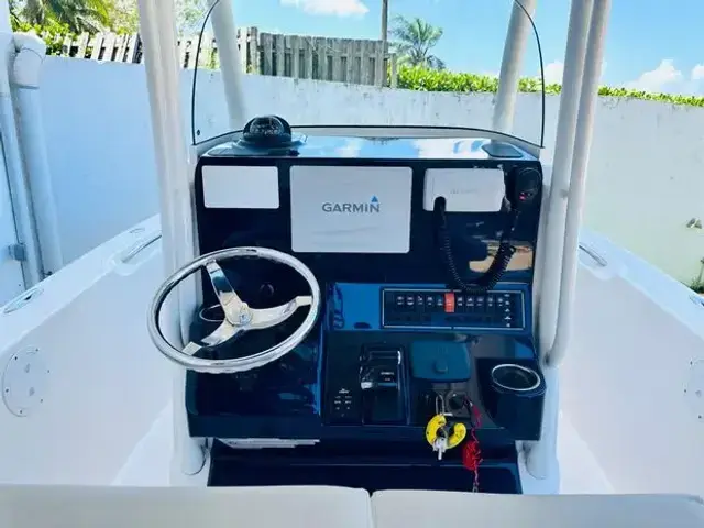 Pursuit C 238 Center Console