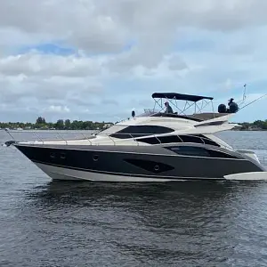 2017 Marquis 500 Sport Yacht