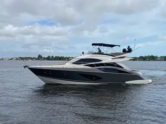 Marquis 500 Sport Yacht