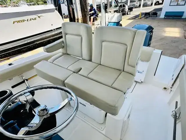 Pursuit C 238 Center Console