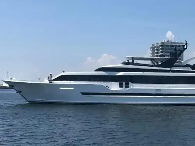 Broward 108 Raised Pilothouse