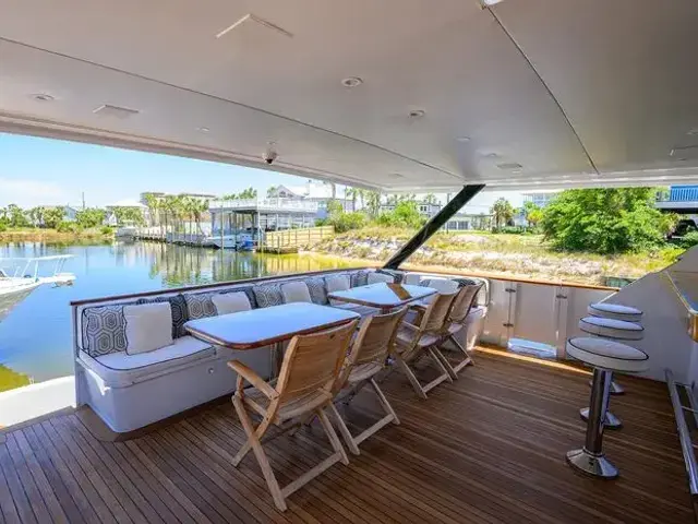 Broward 108 Raised Pilothouse