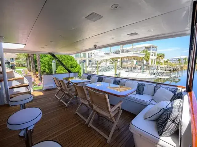 Broward 108 Raised Pilothouse