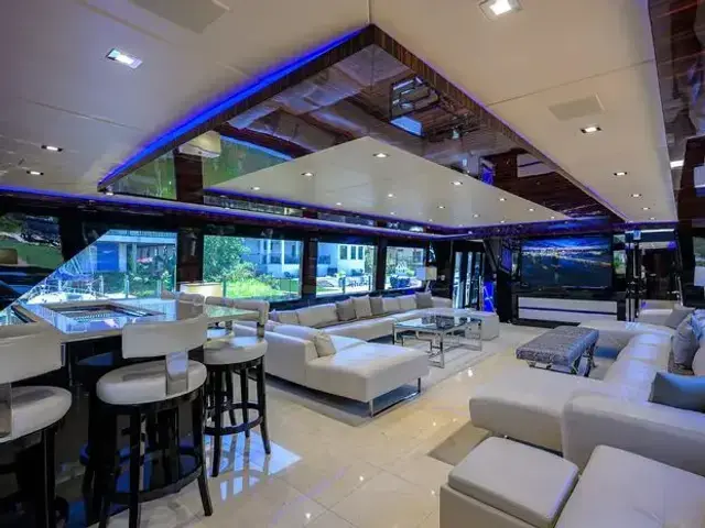 Broward 108 Raised Pilothouse