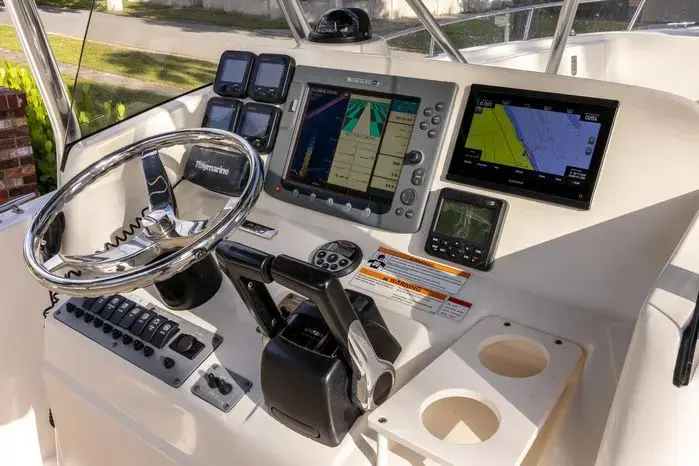 2007 Pursuit 280 center console