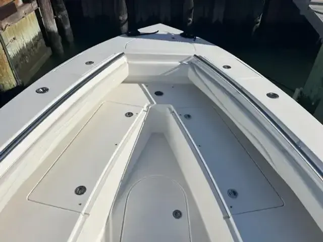 Spectre 34 Center Console