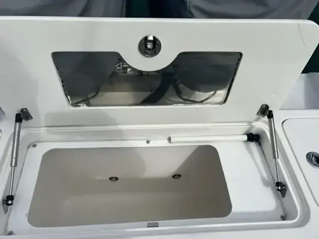 Spectre 34 Center Console