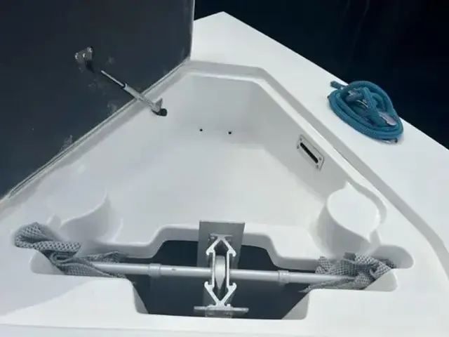 Spectre 34 Center Console