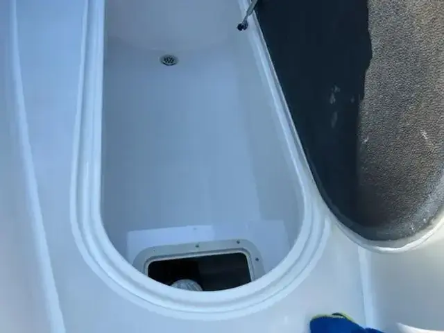 Spectre 34 Center Console