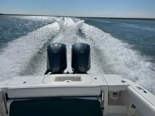 Spectre 34 Center Console