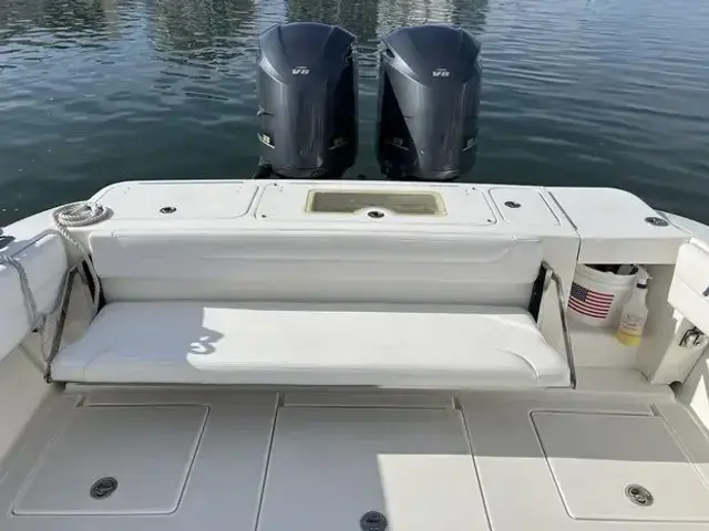 Spectre 34 Center Console