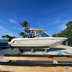 2018 Boston Whaler 270 Vantage