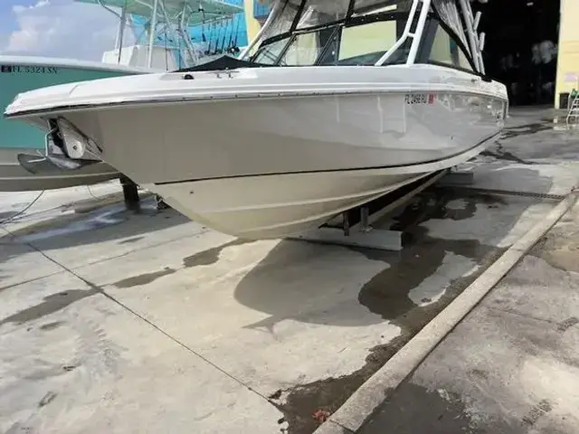 Boston Whaler 270 Vantage